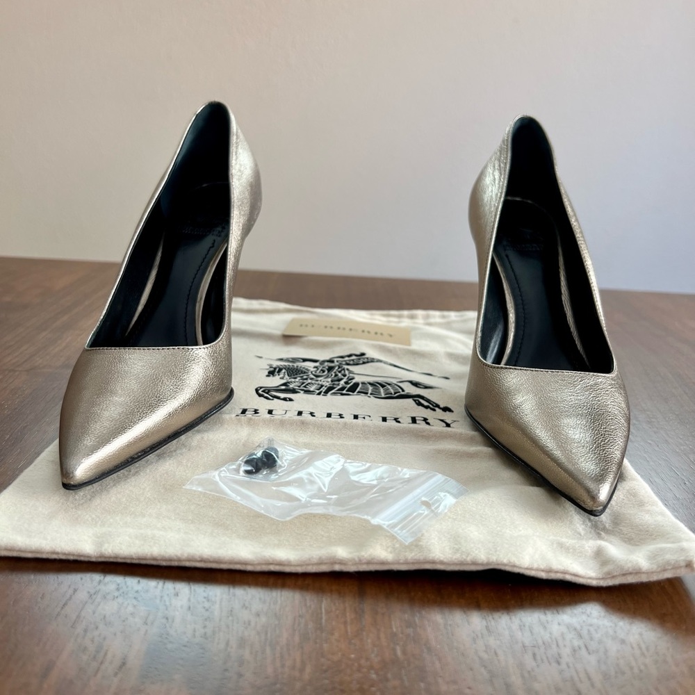Burberry Goldstone point toe pumps